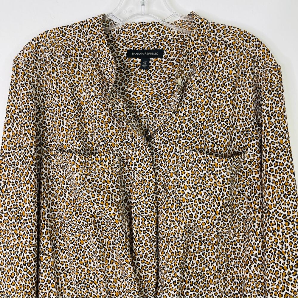 Banana Republic tan black animal print tie cinch button front top XL - Picture 2 of 8